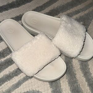 lululemon athletica White Sherpa RestFeel Slides Slippers size 8